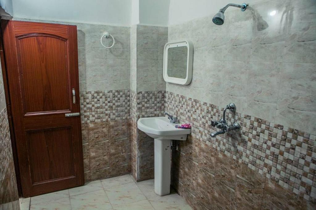 Rama Guest House بود جايا الغرفة الصورة